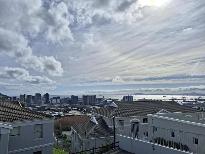 To Let 2 Bedroom Property for Rent in Vredehoek Western Cape